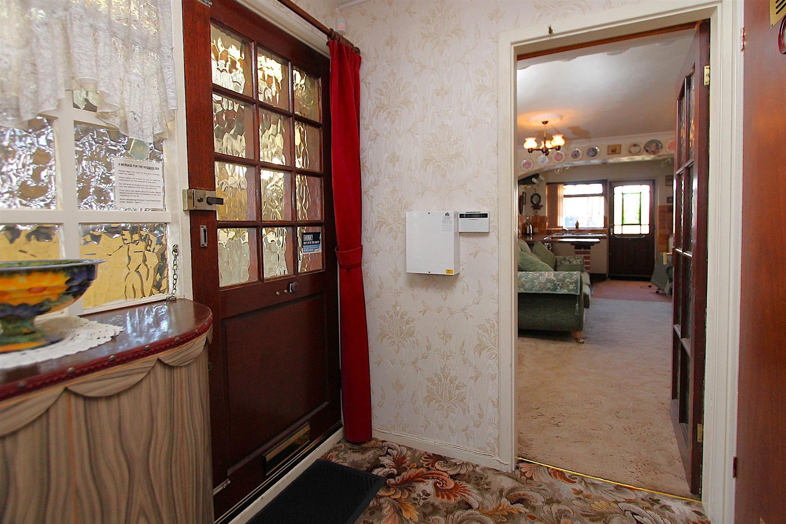 2 bed property in Commonside, Brierley Hill
